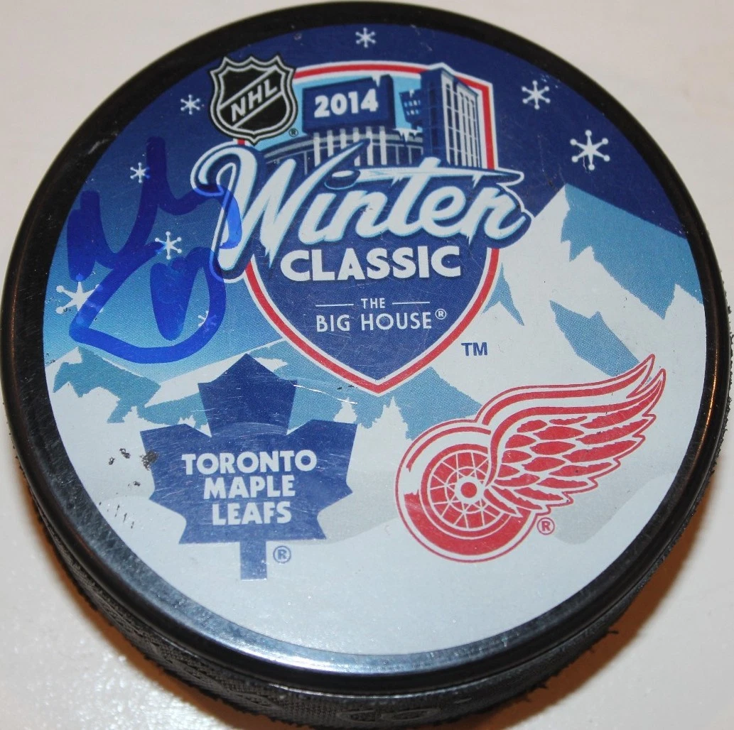 NIKLAS KRONWALL SIGNED DETROIT RED WINGS 2014 WINTER CLASSIC PUCK W/CASE COA