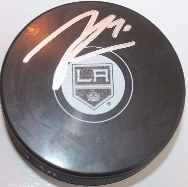TANNER PEARSON SIGNED LOS ANGELES KINGS PUCK W/ CASE COA