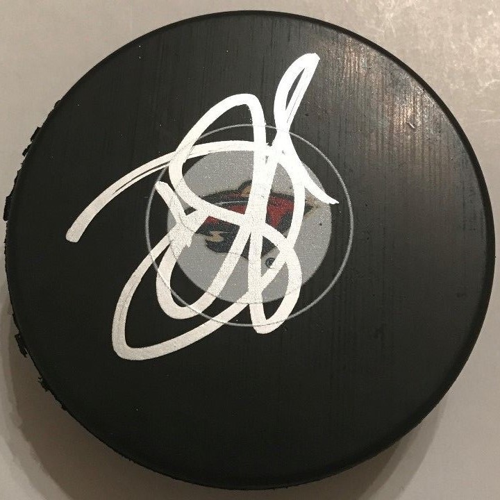DEVAN DUBNYK SIGNED MINNESOTA WILD PUCK W/CASE COA