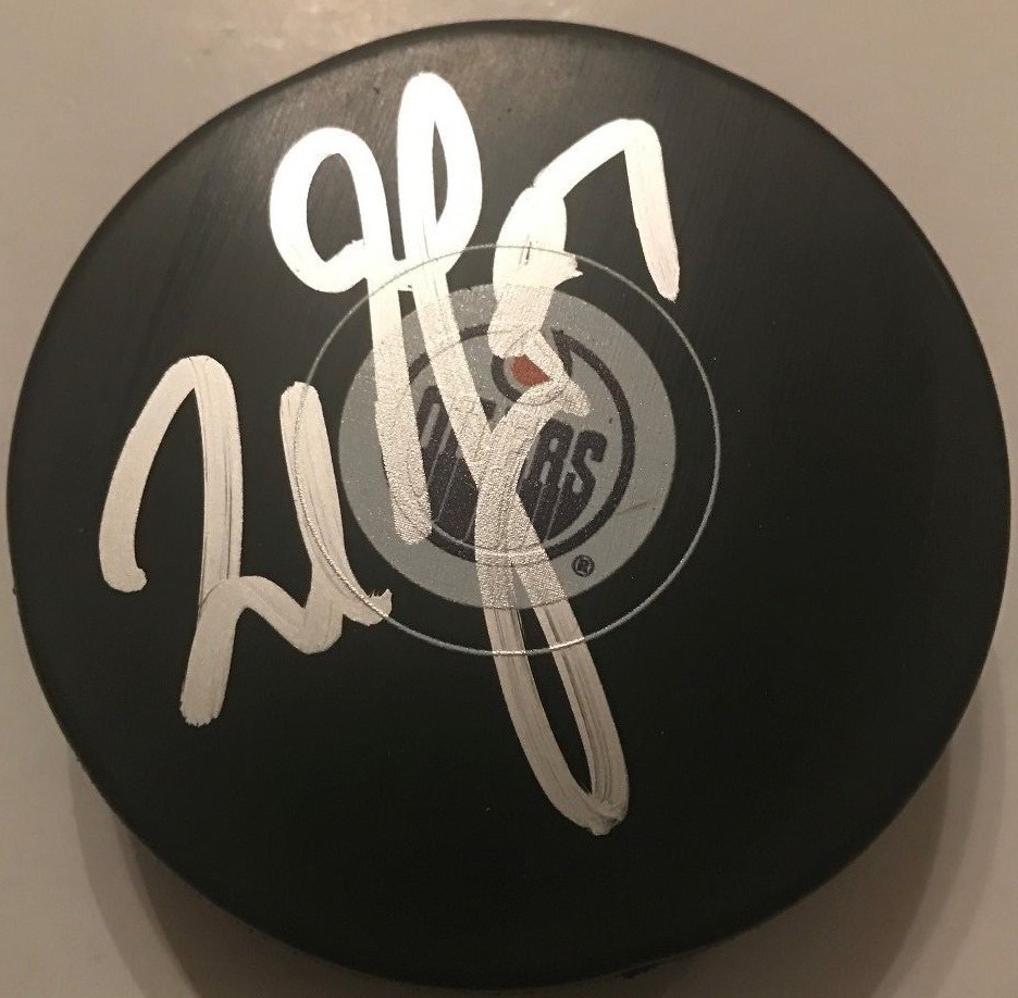 MILAN LUCIC SIGNED EDMONTON OILERS PUCK W/CASE COA