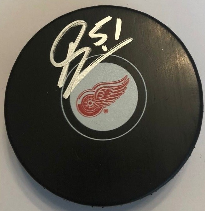 FRANS NIELSEN SIGNED DETROIT RED WINGS PUCK W/CASE COA