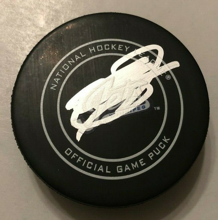 MARK SCHEIFELE SIGNED WINNIPEG JETS OFFICIAL GAME PUCK W/CASE COA