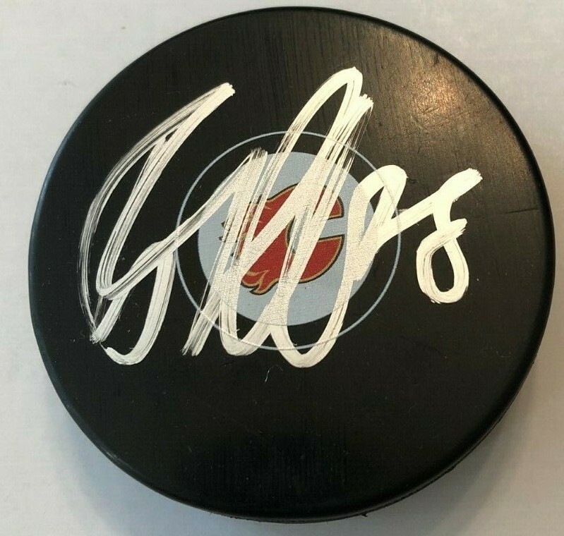 ELIAS LINDHOLM SIGNED CALGARY FLAMES HOCKEY PUCK W/CASE COA