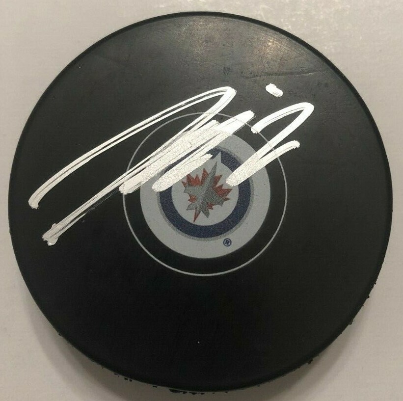 PATRIK LAINE SIGNED WINNIPEG JETS HOCKEY PUCK W/ CASE COA