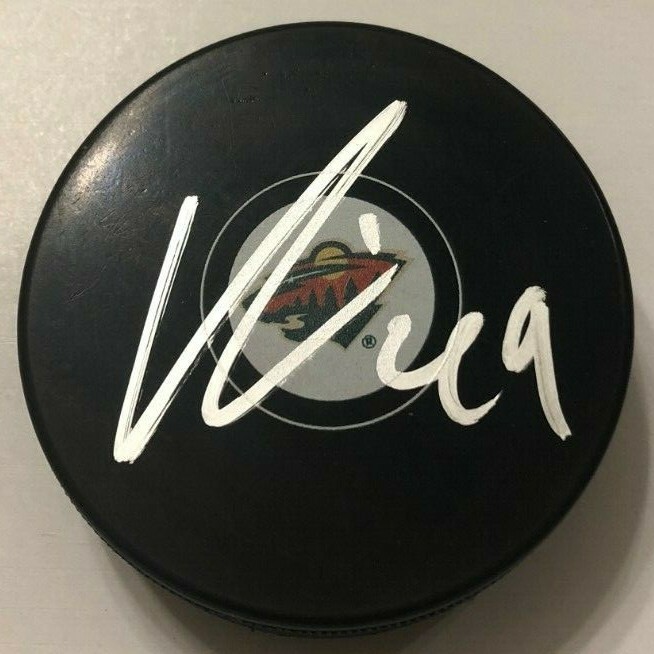 VICTOR RASK SIGNED MINNESOTA WILD HOCKEY PUCK W/ CASE COA