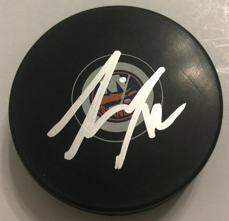 JOSH BAILEY SIGNED NEW YORK ISLANDERS HOCKEY PUCK W/ CASE COA