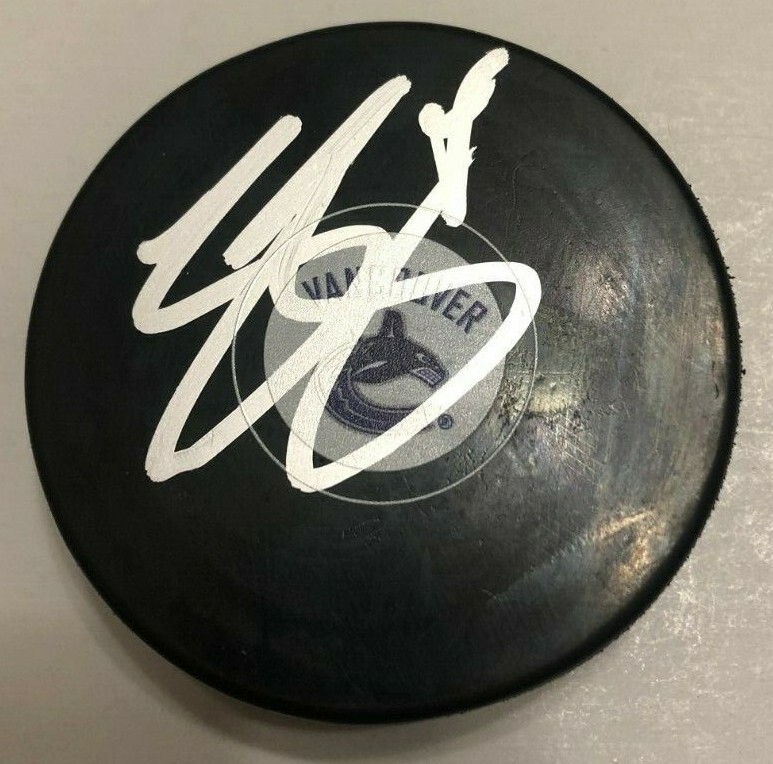 JORDIE BENN SIGNED VANCOUVER CANUCKS HOCKEY PUCK W/ CASE COA