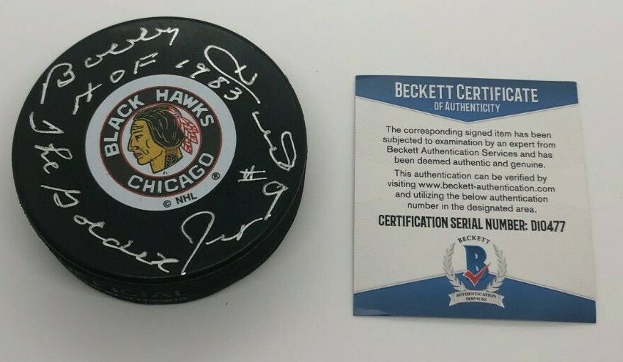 BOBBY HULL SIGNED CHICAGO BLACKHAWKS HOCKEY PUCK W/ CASE GOLDEN JET BECKETT BAS