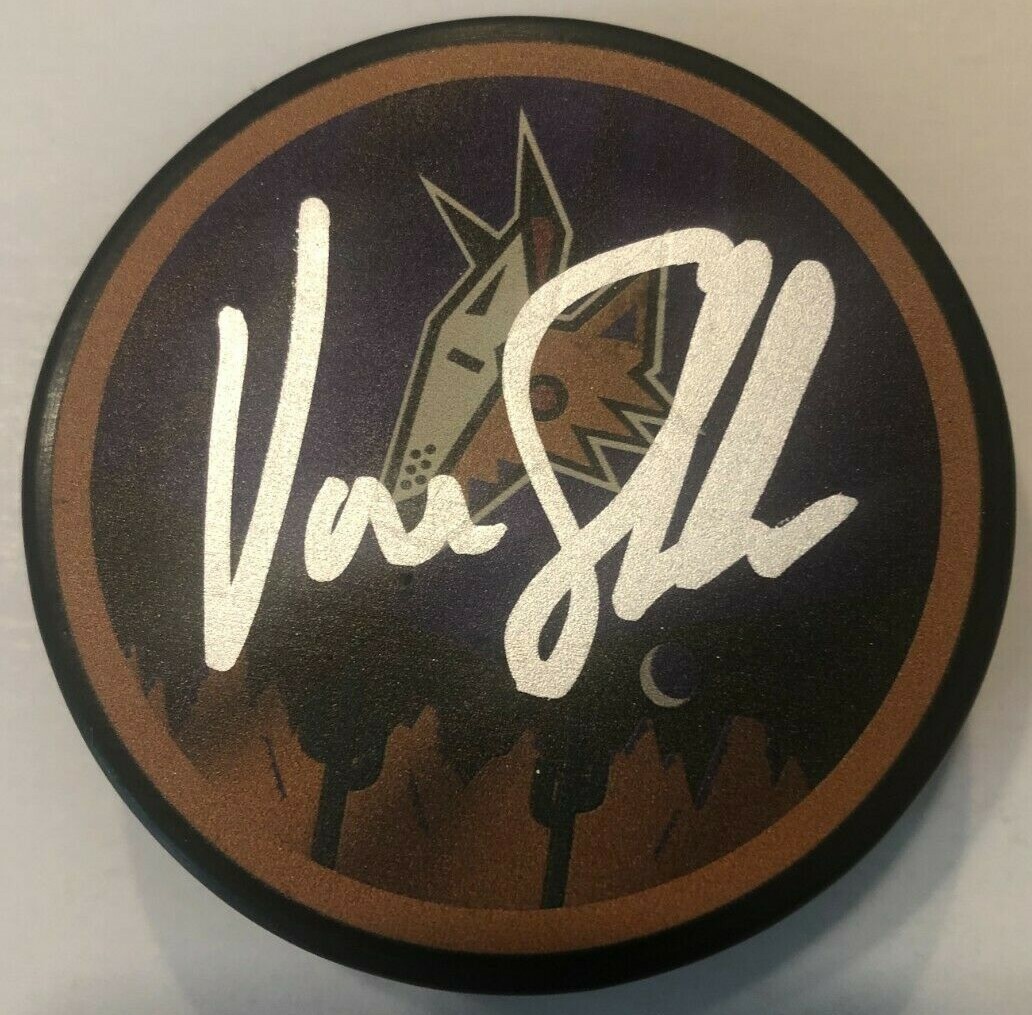 VICTOR SODERSTROM SIGNED ARIZONA COYOTES HOCKEY PUCK W/ CASE COA