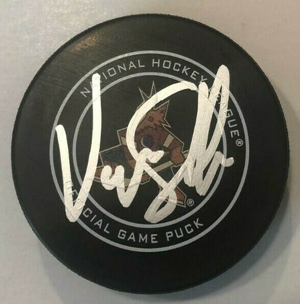 VICTOR SODERSTROM SIGNED ARIZONA COYOTES OFFICIAL GAME HOCKEY PUCK W/ CASE COA