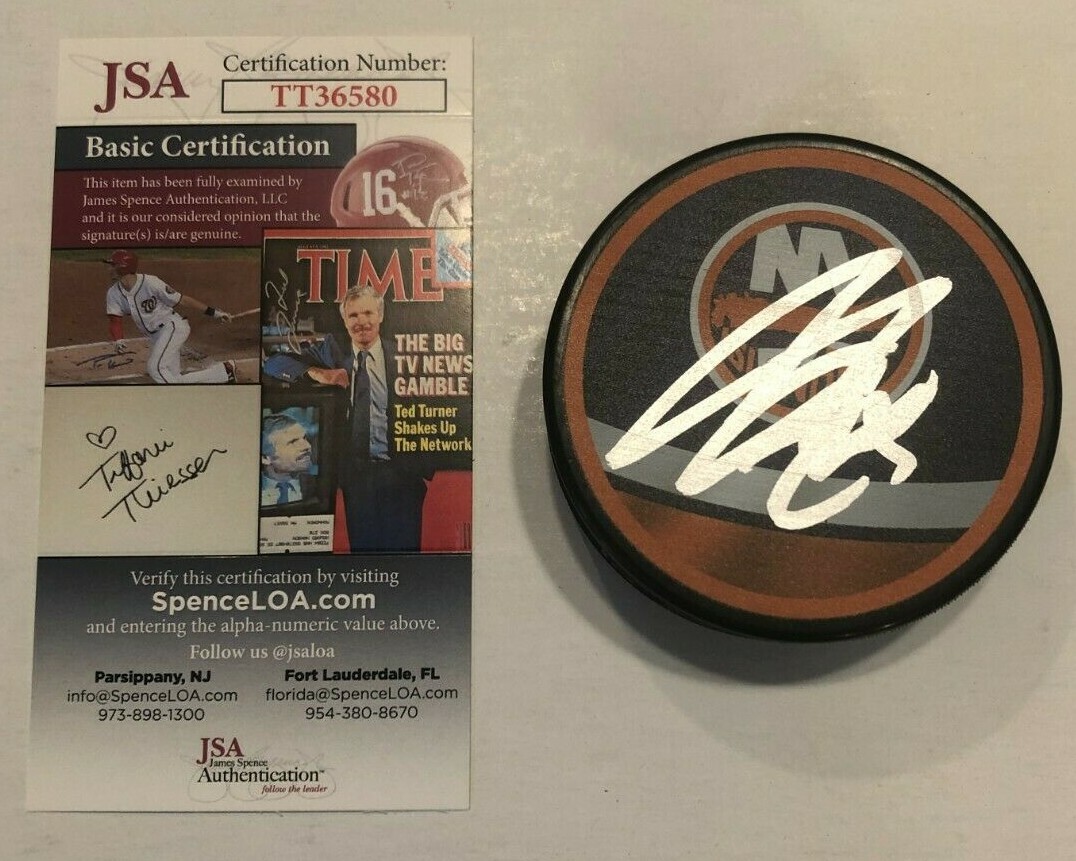 ANDERS LEE SIGNED NEW YORK ISLANDERS HOCKEY PUCK W/ CASE JSA COA