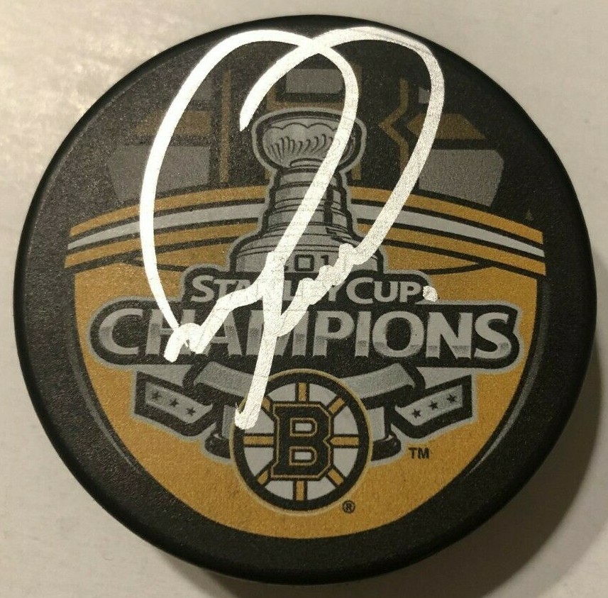 MARK RECCHI SIGNED 2011 STANLEY CUP HOCKEY PUCK W/ CASE BOSTON BRUINS COA