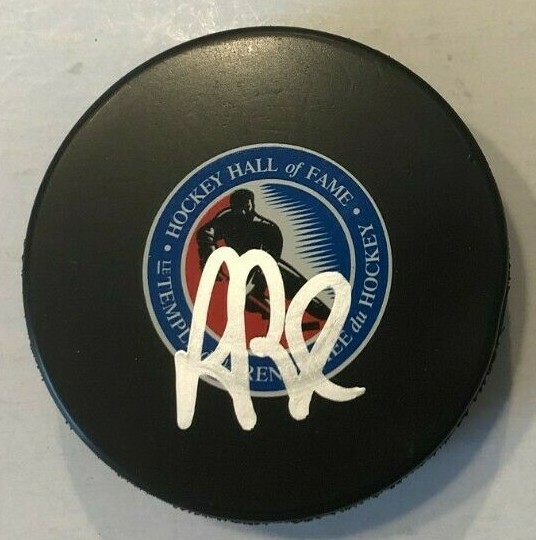 ROB BLAKE SIGNED HOCKEY HALL OF FAME PUCK W/ CASE KINGS AVALANCHE SHARKS COA