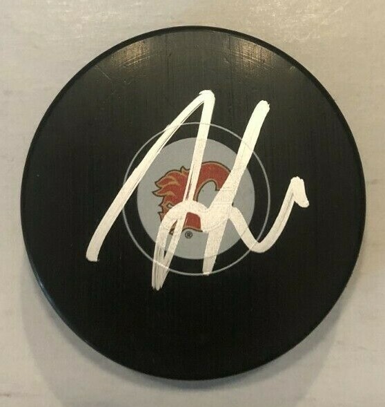 TREVOR LEWIS SIGNED CALGARY FLAMES HOCKEY PUCK W/ CASE COA