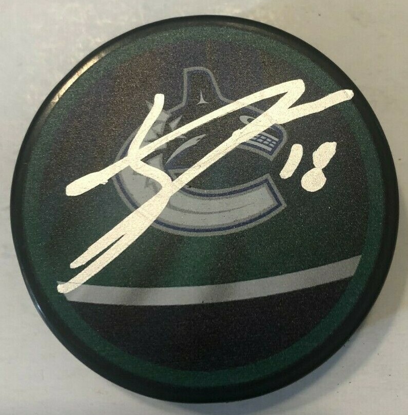 JASON DICKINSON SIGNED VANCOUVER CANUCKS HOCKEY PUCK W/ CASE COA