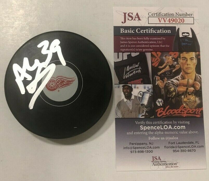 ALEX NEDELJKOVIC SIGNED DETROIT RED WINGS HOCKEY PUCK W/ CASE JSA COA