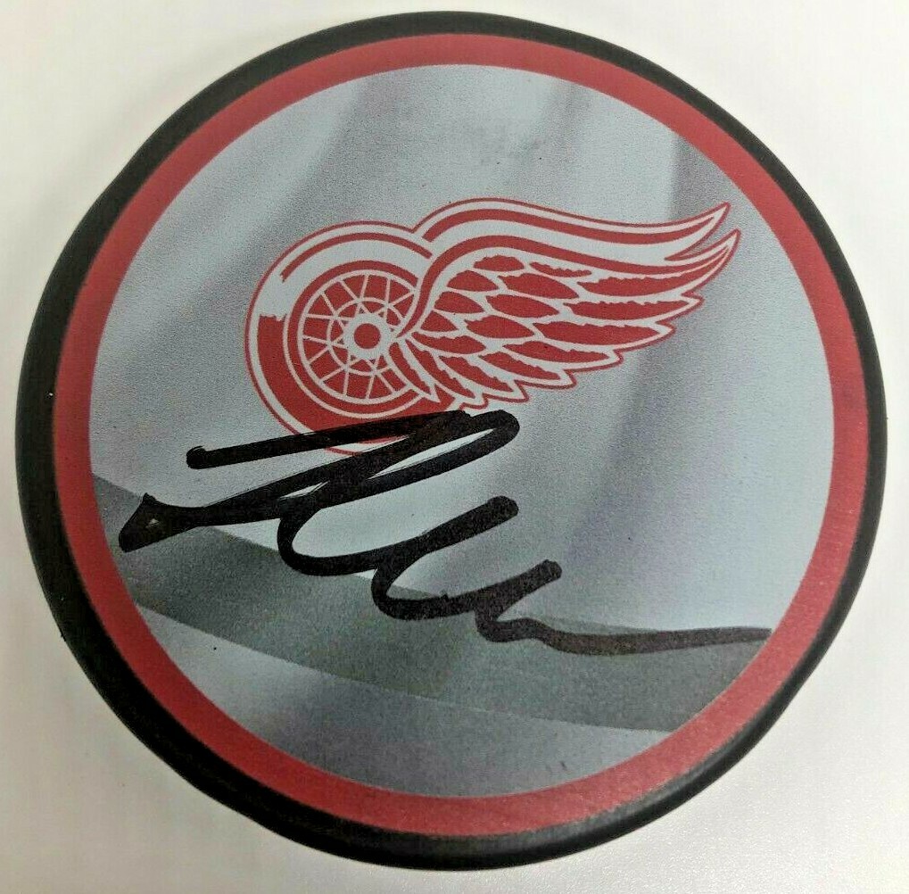 FILIP ZADINA SIGNED DETROIT RED WINGS HOCKEY PUCK W/ CASE COA