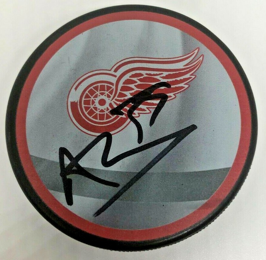 ALEX NEDELJKOVIC SIGNED DETROIT RED WINGS HOCKEY PUCK W/ CASE COA