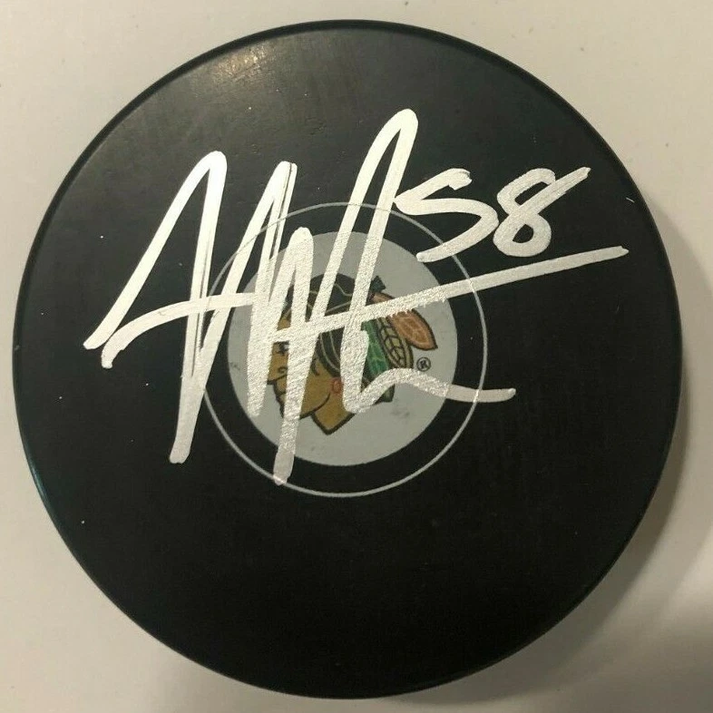 MACKENZIE ENTWISTLE SIGNED CHICAGO BLACKHAWKS HOCKEY PUCK W/ CASE COA