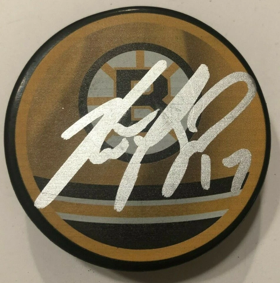 NICK FOLIGNO SIGNED BOSTON BRUINS HOCKEY PUCK W/ CASE COA