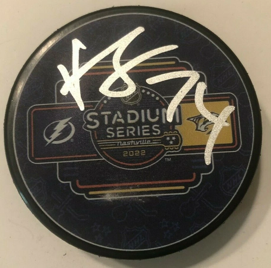 JUUSE SAROS SIGNED NASVILLE PREDATORS 2022 STADIUM SERIES HOCKEY PUCK W CASE COA