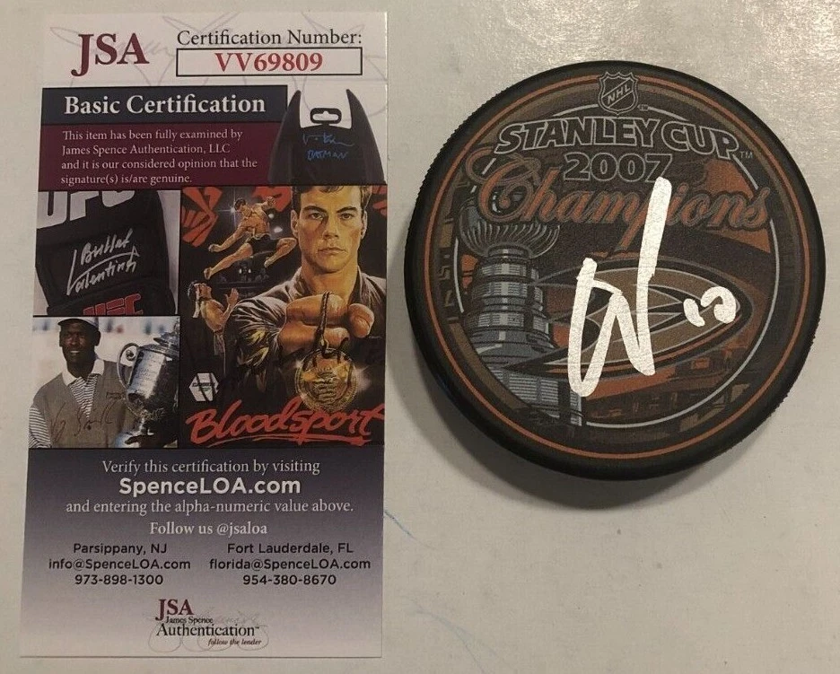 COREY PERRY SIGNED ANAHEIM DUCKS 2007 STANLEY CUP PUCK W/ CASE JSA COA