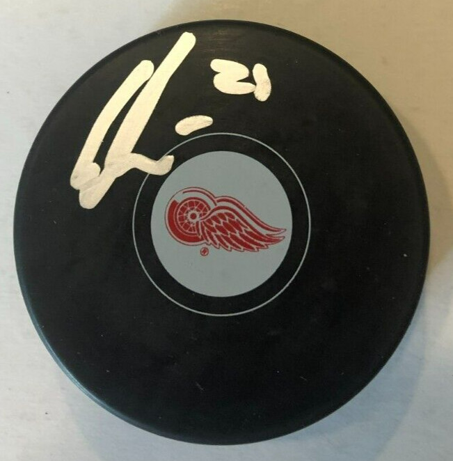 GUSTAV LINDSTROM SIGNED AUTOGRAPHED DETROIT RED WINGS HOCKEY PUCK W/ CASE COA