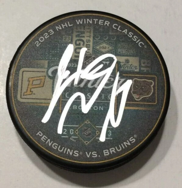 JIM MONTGOMERY SIGNED BOSTON BRUINS 2023 WINTER CLASSIC HOCKEY PUCK W/ CASE COA