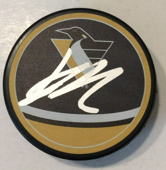DANTON HEINEN SIGNED PITTSBURGH PENGUINS HOCKEY PUCK W/ CASE COA