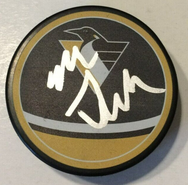 MIKE SULLIVAN SIGNED PITTSBURGH PENGUINS HOCKEY PUCK W/ CASE COA