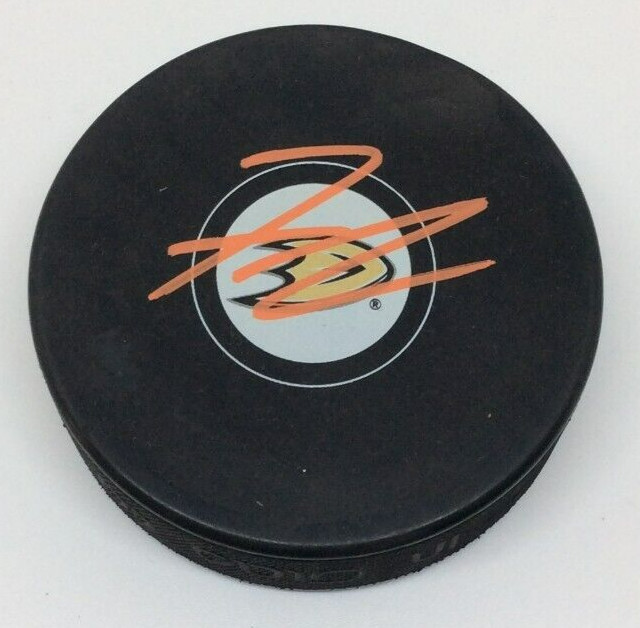 FRANK VATRANO SIGNED ANAHEIM DUCKS HOCKEY PUCK W/ CASE COA