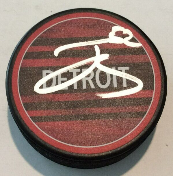 JONATAN BERGGREN SIGNED DETROIT RED WINGS HOCKEY PUCK W/ CASE COA