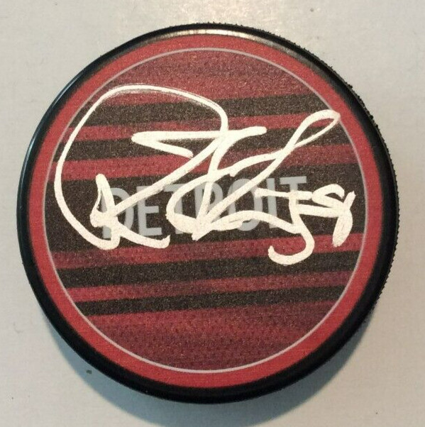 ROBERT HAGG SIGNED DETROIT RED WINGS HOCKEY PUCK W/ CASE COA