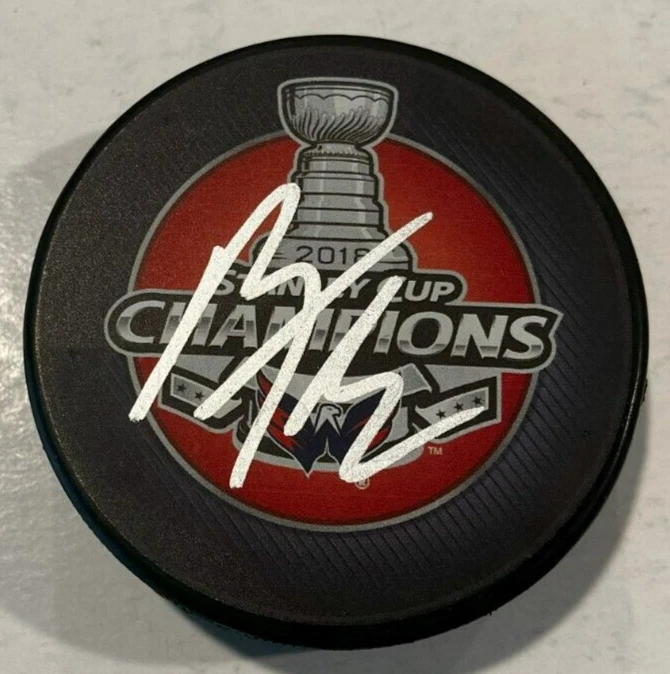 BARRY TROTZ SIGNED WASHINGTON CAPITALS 2018 STANLEY CUP HOCKEY PUCK W/ CASE COA