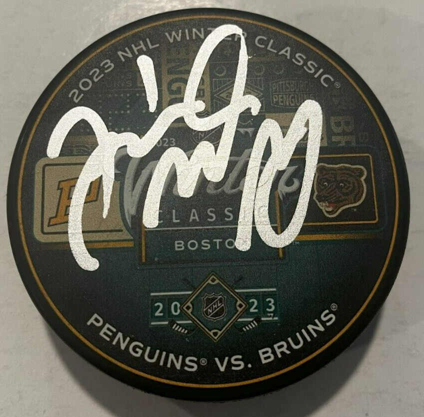 JIM MONTGOMERY SIGNED BOSTON BRUINS 2023 WINTER CLASSIC HOCKEY PUCK W/ CASE COA