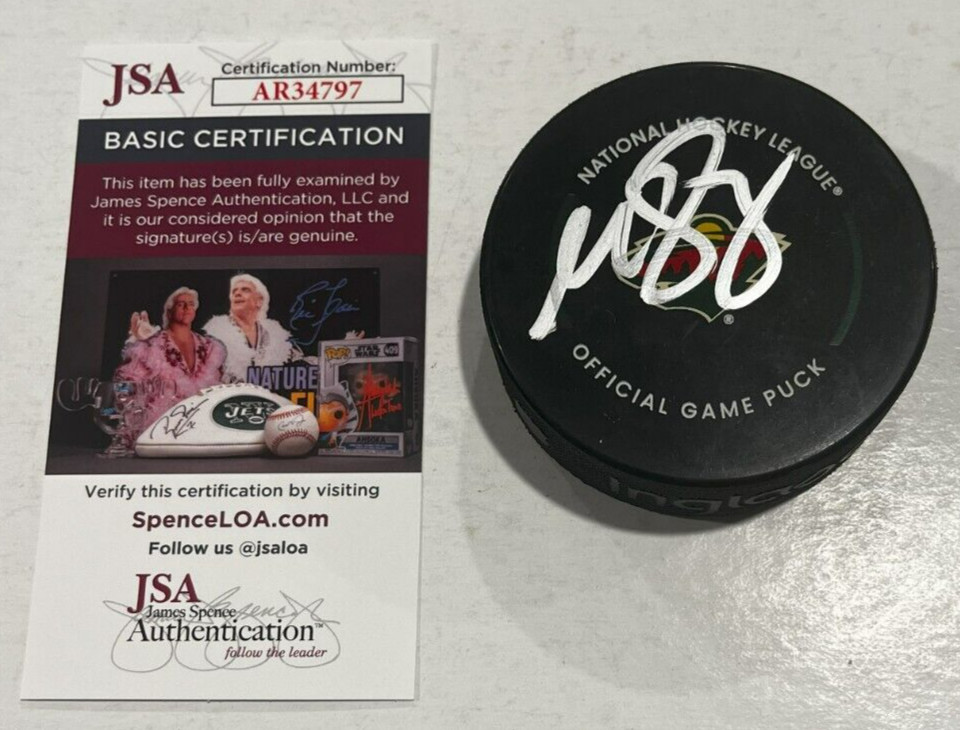 MATT BOLDY SIGNED MINNESOTA WILD GAME HOCKEY PUCK W/ CASE JSA COA