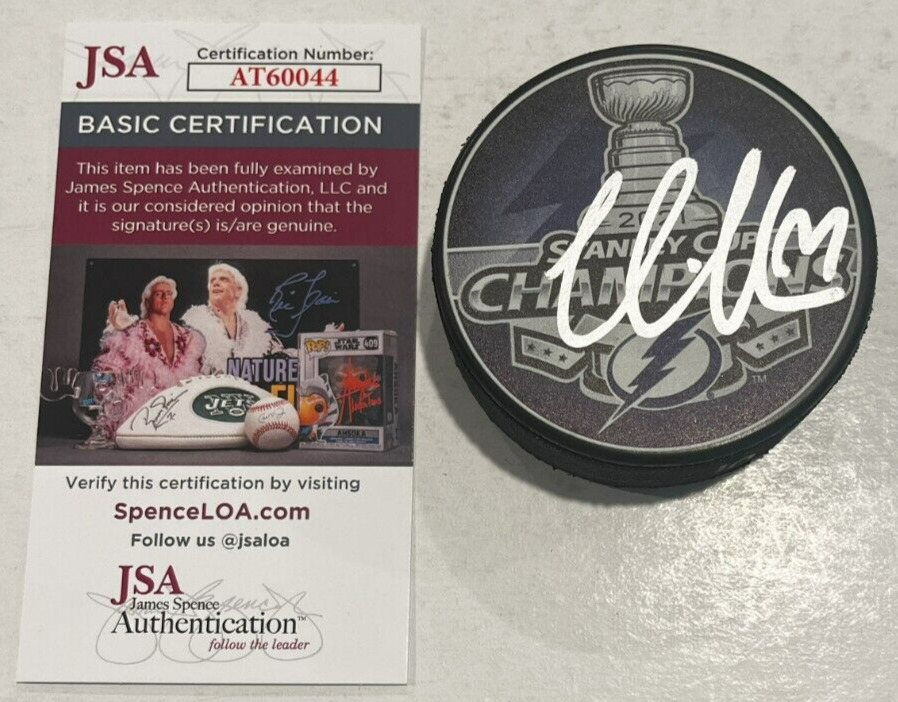 VICTOR HEDMAN SIGNED TAMPA BAY LIGHTNING 2021 STANLEY CUP PUCK W/ CASE JSA COA