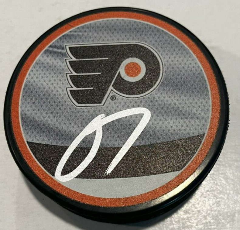 OWEN TIPPETT SIGNED PHILADELPHIA FLYERS HOCKEY PUCK W/ CASE COA