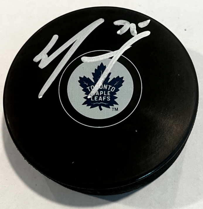 RYAN REAVES SIGNED TORONTO MAPLE LEAFS AUTOGRAPHED HOCKEY PUCK W/ CASE COA