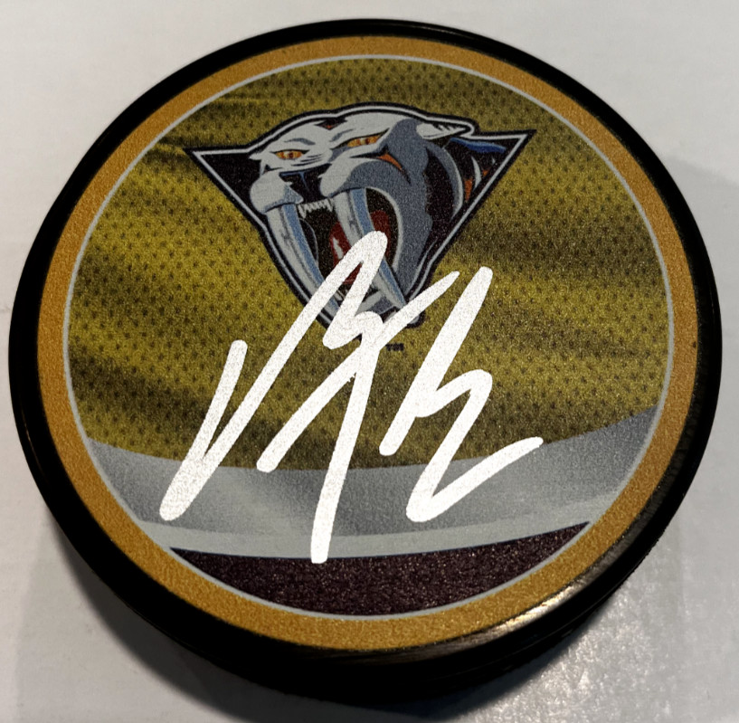 BARRY TROTZ SIGNED NASHVILLE PREDATORS HOCKEY PUCK W/ CASE COA