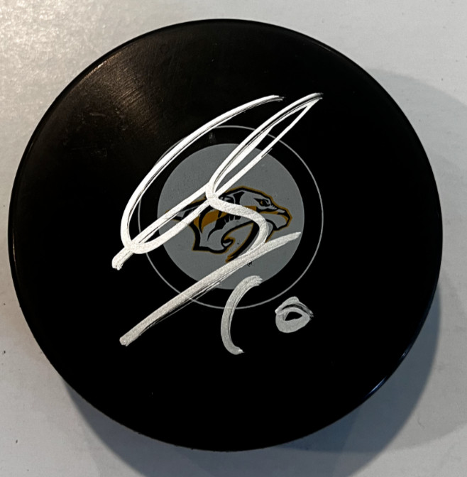 COLTON SISSONS SIGNED NASHVILLE PREDATORS HOCKEY PUCK W/ CASE COA