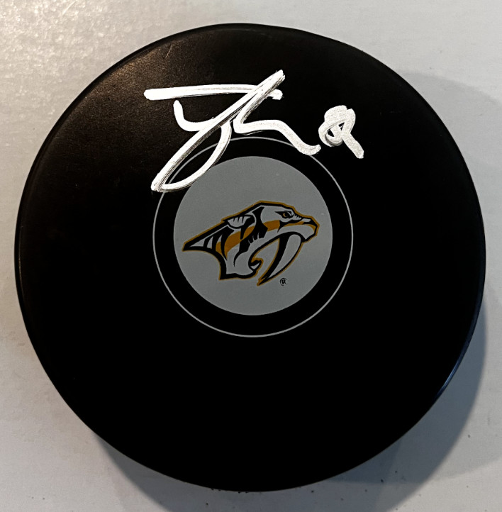 TOMMY NOVAK SIGNED NASHVILLE PREDATORS HOCKEY PUCK W/ CASE THOMAS COA
