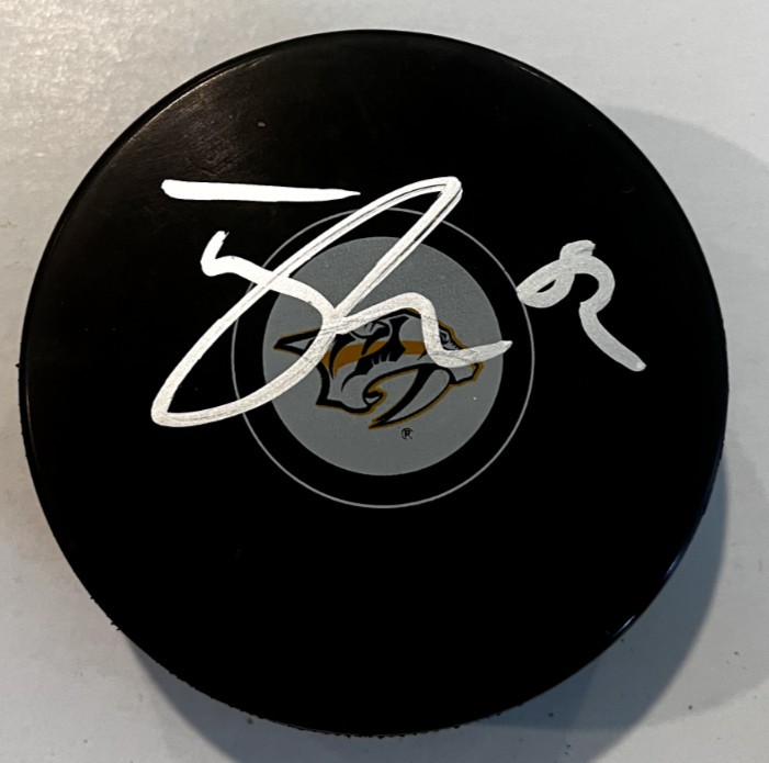 TOMMY NOVAK SIGNED NASHVILLE PREDATORS HOCKEY PUCK W/ CASE THOMAS COA