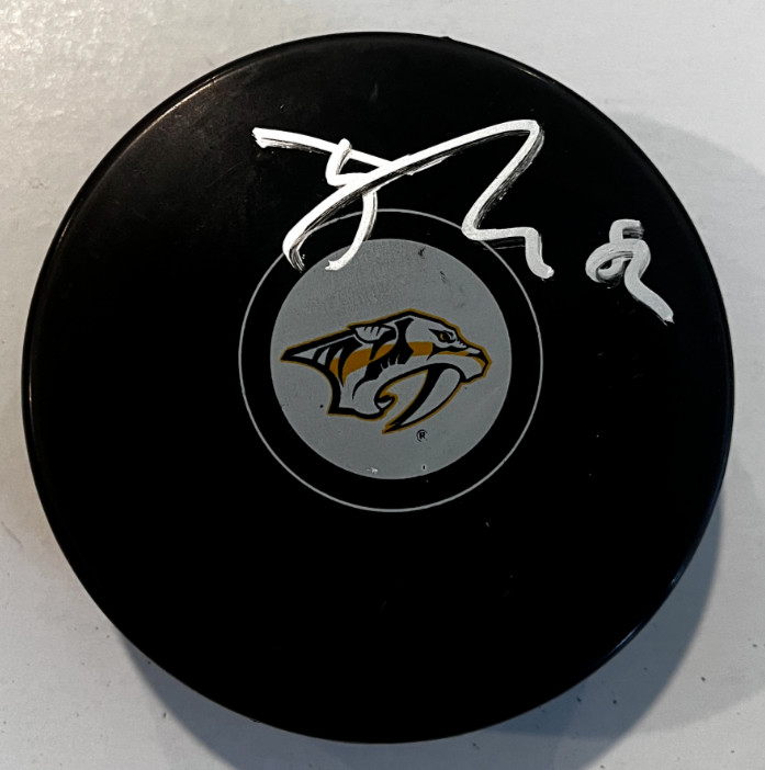 TOMMY NOVAK SIGNED NASHVILLE PREDATORS HOCKEY PUCK W/ CASE THOMAS COA