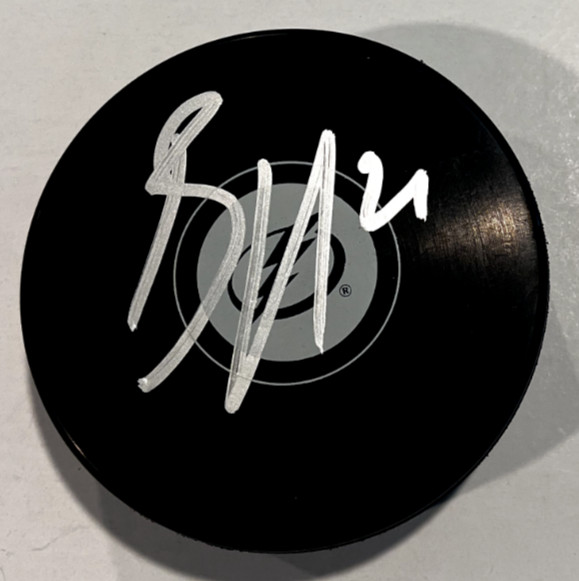 BRAYDEN POINT SIGNED TAMPA BAY LIGHTNING HOCKEY PUCK W/ CASE COA