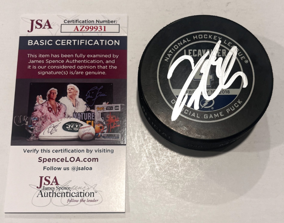 VINCENT LECAVALIER SIGNED TAMPA BAY LIGHTNING RETIREMENT PUCK W/ CASE JSA COA