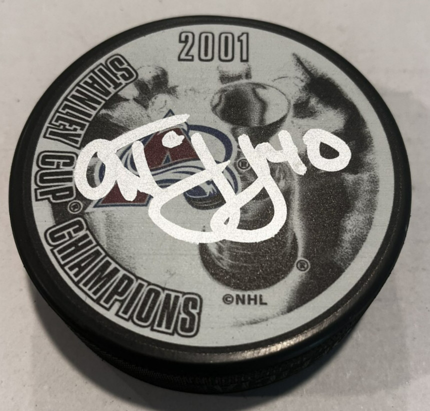 ALEX TANGUAY SIGNED COLORADO AVALANCHE 2001 STANLEY CUP PUCK W/ CASE COA