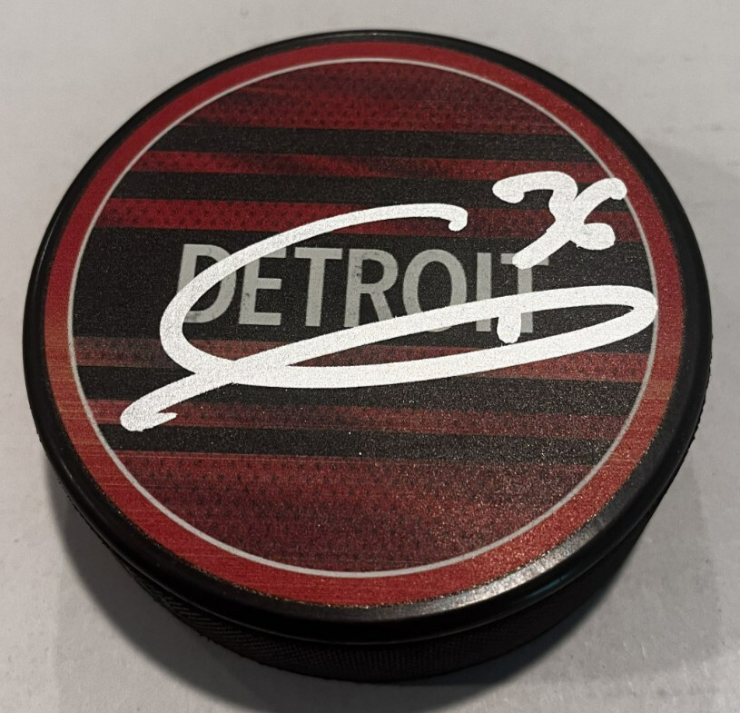 CHRISTIAN FISCHER SIGNED DETROIT RED WINGS HOCKEY PUCK W/ CASE COA