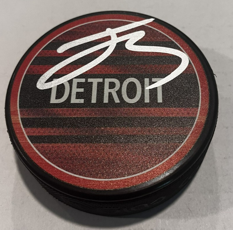JONATAN BERGGREN SIGNED DETROIT RED WINGS HOCKEY PUCK W/ CASE COA