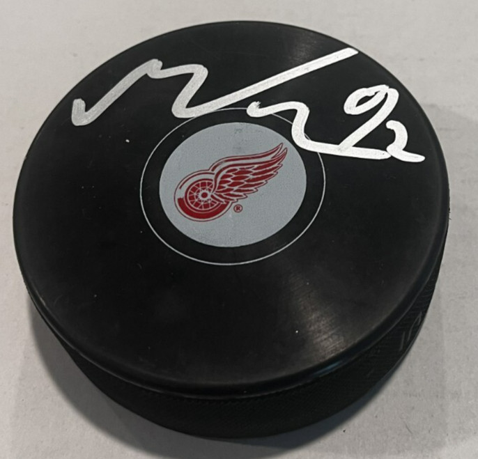 MARCO KASPER SIGNED DETROIT RED WINGS HOCKEY PUCK W/ CASE COA